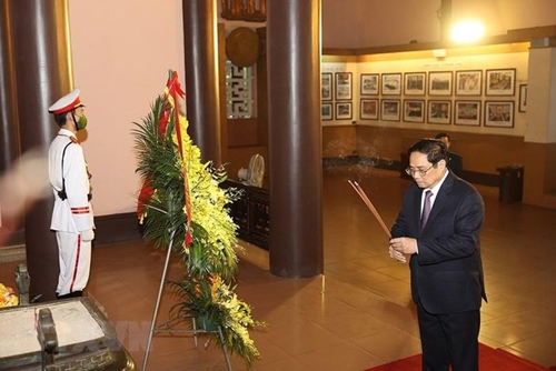 Prime Minister commemorates Uncle Ho in Thanh Hoa